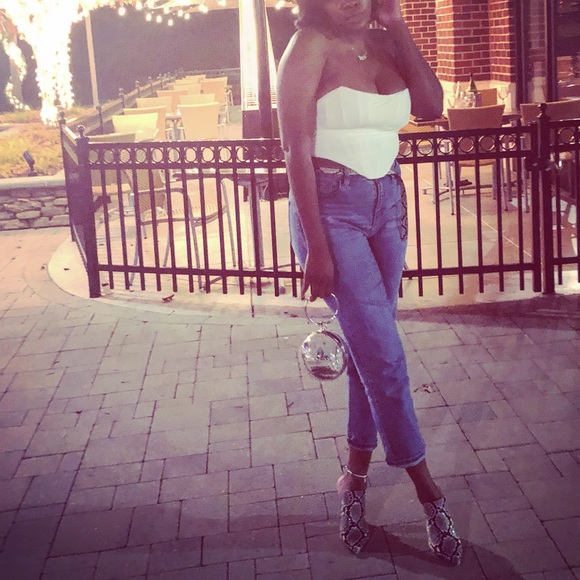 Bustier - Picture 5 of 7